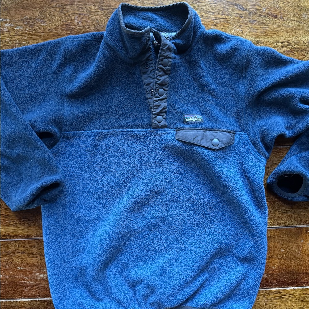 Patagonia Fleece Pullover.  Kids large (12)